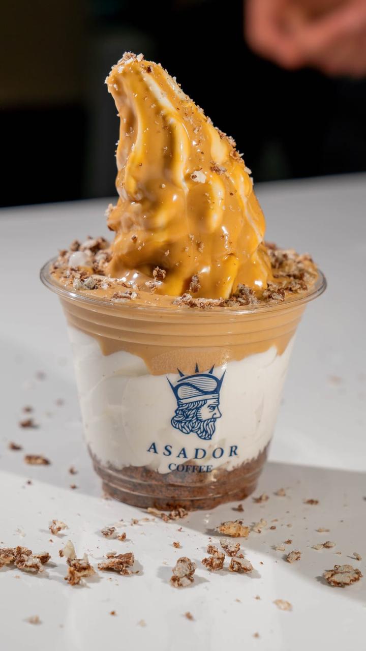 Kinder Bueno soft ice cream with chocolate pieces